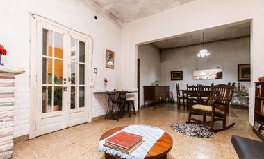 Venta Casa p/ 2 familias c/ patio, coch y terraza
