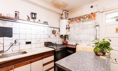 Venta Casa p/ 2 familias c/ patio, coch y terraza