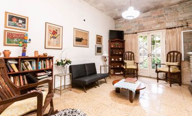 Venta Casa p/ 2 familias c/ patio, coch y terraza