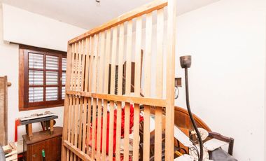 Venta Casa p/ 2 familias c/ patio, coch y terraza