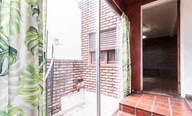 Venta Casa p/ 2 familias c/ patio, coch y terraza