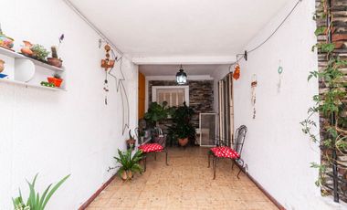 Venta Casa p/ 2 familias c/ patio, coch y terraza