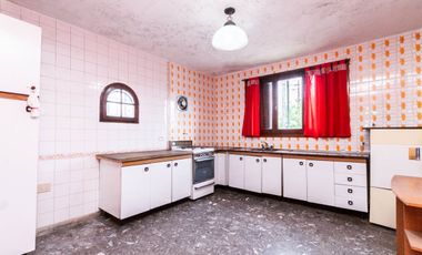 Venta Casa p/ 2 familias c/ patio, coch y terraza