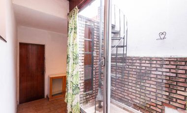 Venta Casa p/ 2 familias c/ patio, coch y terraza
