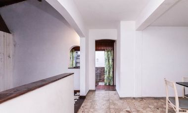 Venta Casa p/ 2 familias c/ patio, coch y terraza