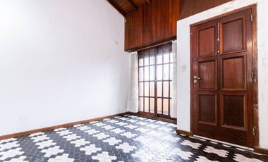 Venta Casa p/ 2 familias c/ patio, coch y terraza