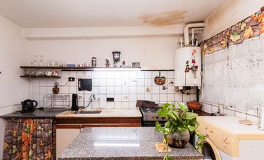 Venta Casa p/ 2 familias c/ patio, coch y terraza