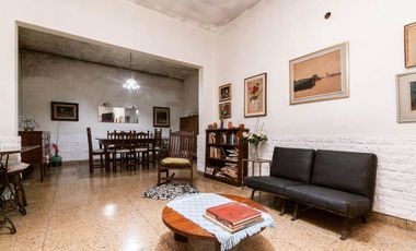 Venta Casa p/ 2 familias c/ patio, coch y terraza
