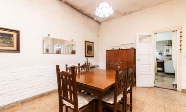 Venta Casa p/ 2 familias c/ patio, coch y terraza