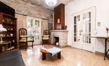 Venta Casa p/ 2 familias c/ patio, coch y terraza