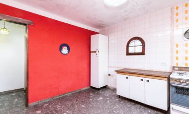 Venta Casa p/ 2 familias c/ patio, coch y terraza