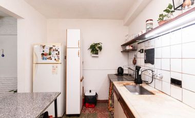 Venta Casa p/ 2 familias c/ patio, coch y terraza