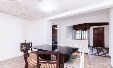 Venta Casa p/ 2 familias c/ patio, coch y terraza