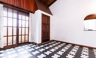 Venta Casa p/ 2 familias c/ patio, coch y terraza