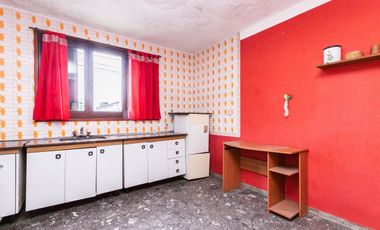 Venta Casa p/ 2 familias c/ patio, coch y terraza