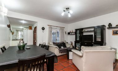 Duplex 3 amb en venta en Lanús con cochera