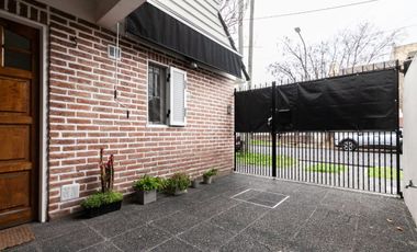 Duplex 3 amb en venta en Lanús con cochera