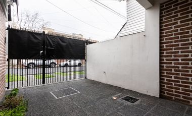 Duplex 3 amb en venta en Lanús con cochera