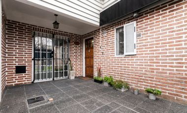Duplex 3 amb en venta en Lanús con cochera