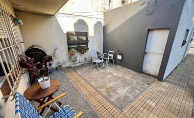 VENTA DE CASA EN LOTE PROPIO, JARDIN, COCHERA