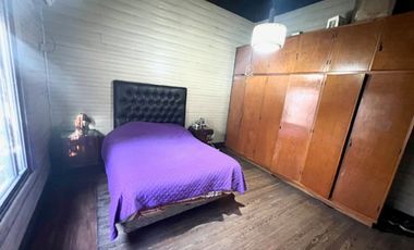 VENTA DE CASA EN LOTE PROPIO, JARDIN, COCHERA
