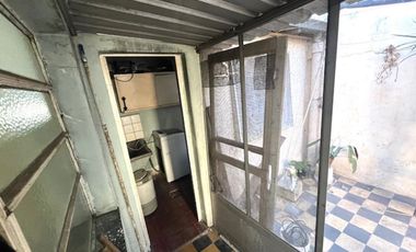 VENTA DE CASA EN LOTE PROPIO, JARDIN, COCHERA