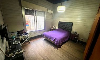 VENTA DE CASA EN LOTE PROPIO, JARDIN, COCHERA
