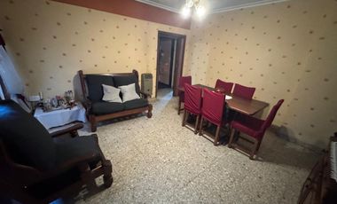 3 AMBIENTES EN LANUSITA C/ COCHERA.-APTO CREDITO