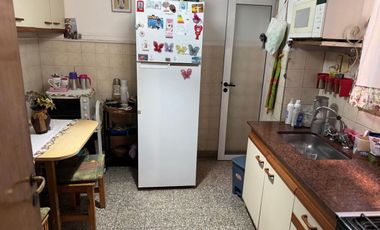 3 AMBIENTES EN LANUSITA C/ COCHERA.-APTO CREDITO