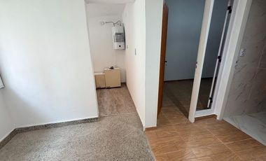 SE ALQUILA PH 2 AMB CON PATIO- A ESTRENAR-CASEROS