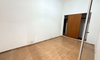SE ALQUILA PH 2 AMB CON PATIO- A ESTRENAR-CASEROS