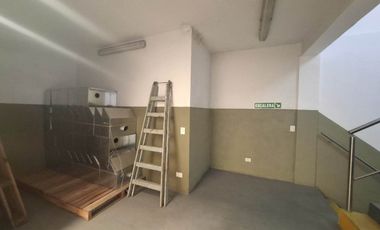 DEPÓSITO C/OFICINA VENTA V. LUGANO MUY BUEN ESTADO
