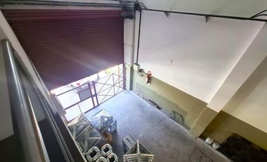 DEPÓSITO C/OFICINA VENTA V. LUGANO MUY BUEN ESTADO