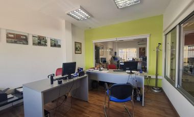 DEPÓSITO C/OFICINA VENTA V. LUGANO MUY BUEN ESTADO