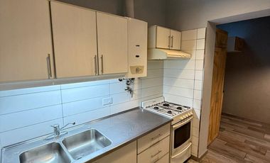 CASA EN ALQUILER 2 DORM , EN PH AL FRENTE