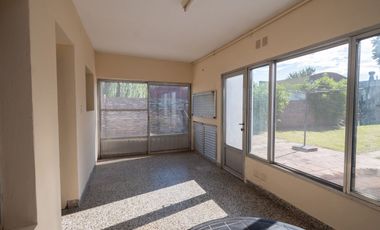 Casa 2 dorm, 2 baños, cochera y patio en S Jerónim