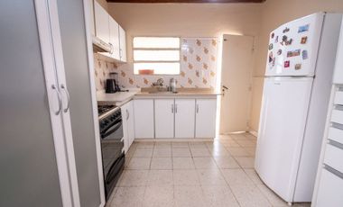 Casa 2 dorm, 2 baños, cochera y patio en S Jerónim