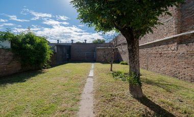 Casa 2 dorm, 2 baños, cochera y patio en S Jerónim