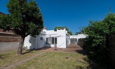 Casa 2 dorm, 2 baños, cochera y patio en S Jerónim