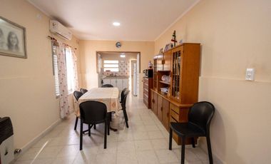 Casa 2 dorm, 2 baños, cochera y patio en S Jerónim