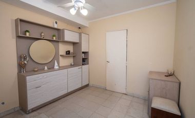 Casa 2 dorm, 2 baños, cochera y patio en S Jerónim