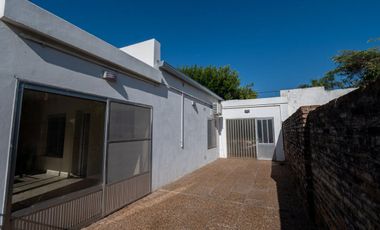 Casa 2 dorm, 2 baños, cochera y patio en S Jerónim