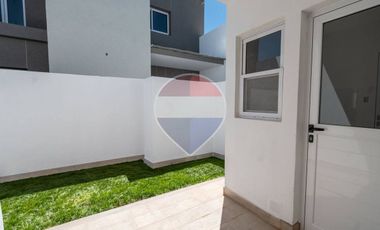 Casa al frente de 2 dormitorios en venta