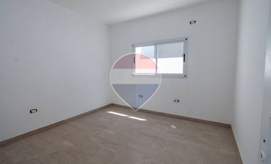 Casa al frente de 2 dormitorios en venta
