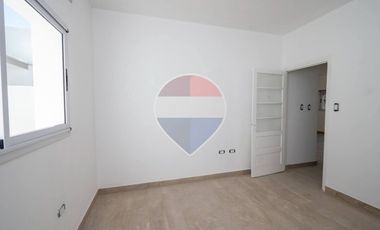 Casa al frente de 2 dormitorios en venta
