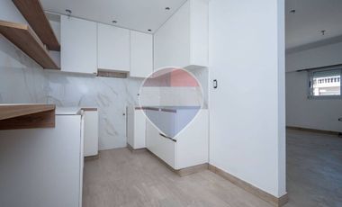 Casa al frente de 2 dormitorios en venta
