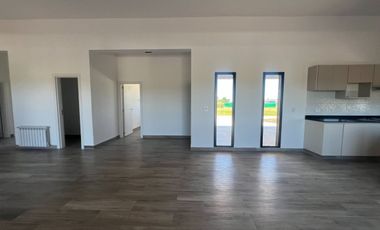 QUINTA VENTA 5 AMBIENTE CON PILETA A ESTRENAR