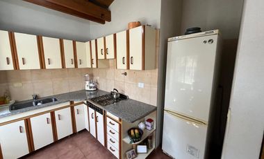 Casa en Alquiler 3 ambientes en Banfield