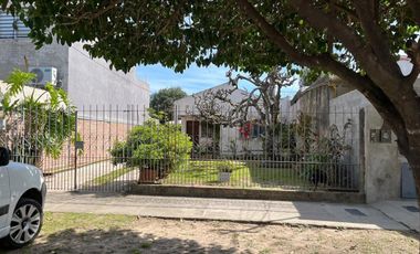 Casa en Alquiler 3 ambientes en Banfield
