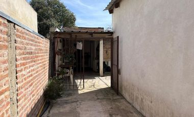 Casa en Alquiler 3 ambientes en Banfield